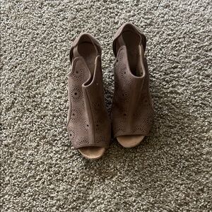 Chic Brown Women's Wedge Sandals